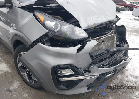 2020 Kia Sportage Ex z USA, uszkodzony, nr VIN KNDPN3AC8L7698878